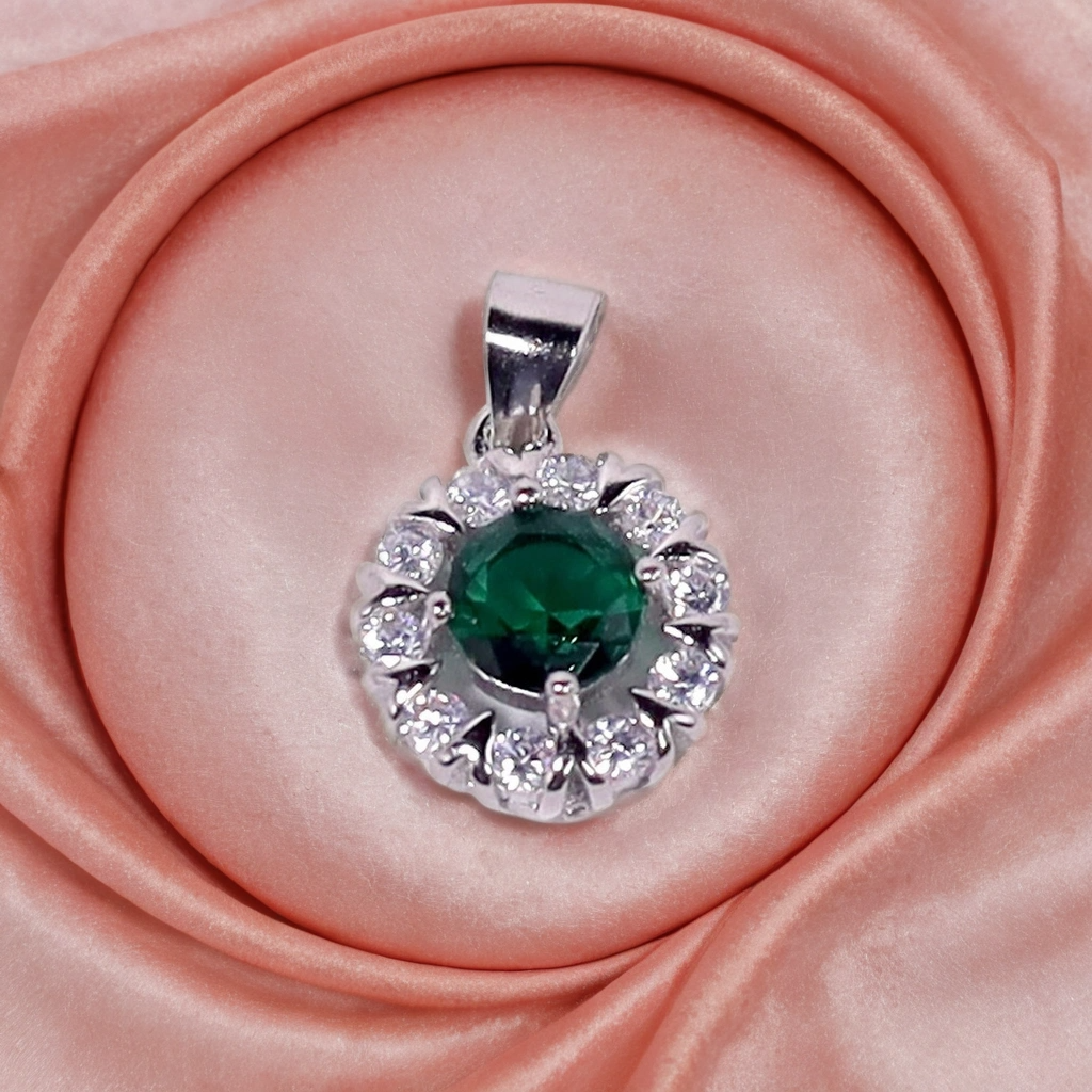 Emerald Twinkle Round Pendant for women – Pure 925 Silver
